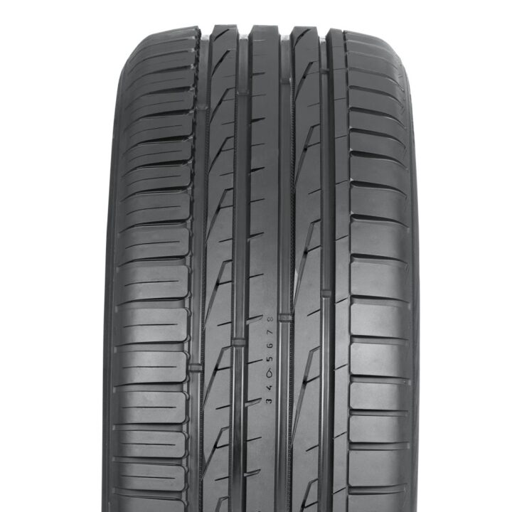 Nokian-Hakka-Blue-2