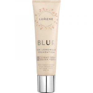 Bäst i test budgetklassen: Lumene Blur 16H Longwear Foundation SPF 15 - billig men riktigt bra foundation